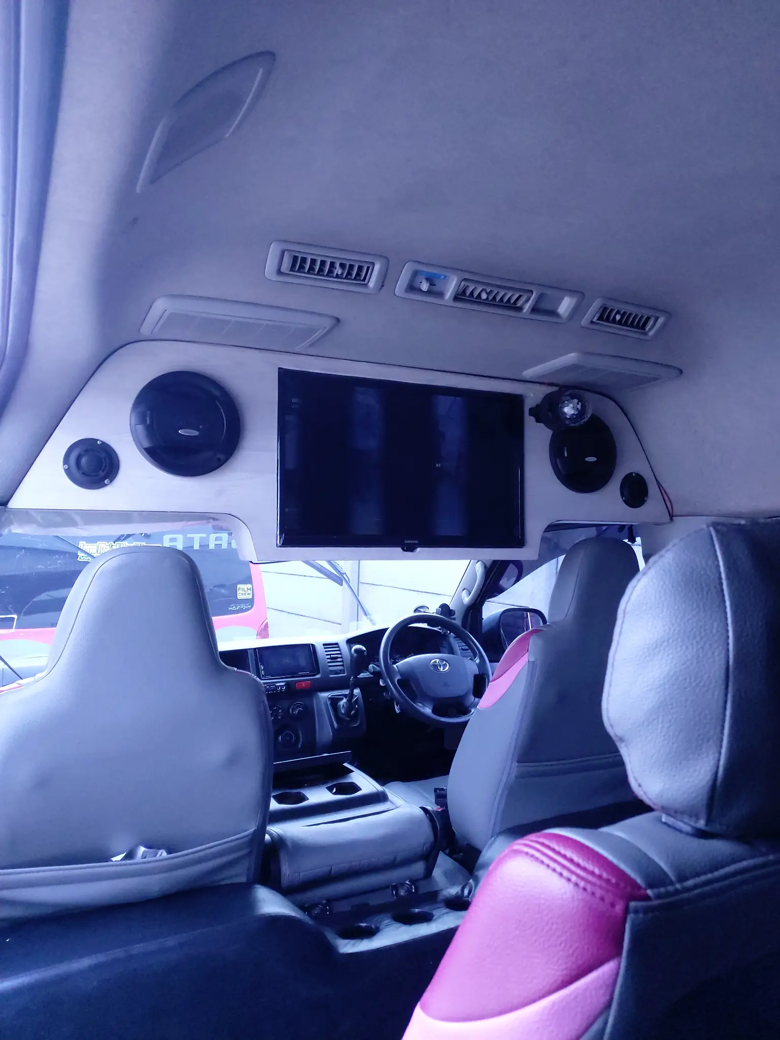 Dashboard & TV