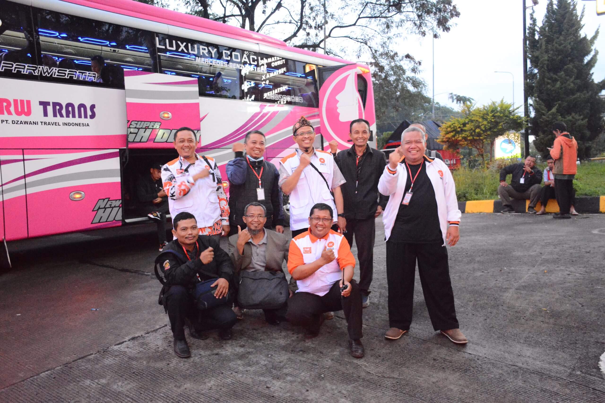 Bus Pariwisata sewa bus bandung drw trans po bus bandung bus pariwisata bandung